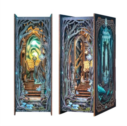 Gate of Wonderland Book Nook