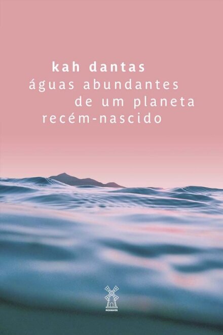 Águas abundantes de um planeta recém-nascido