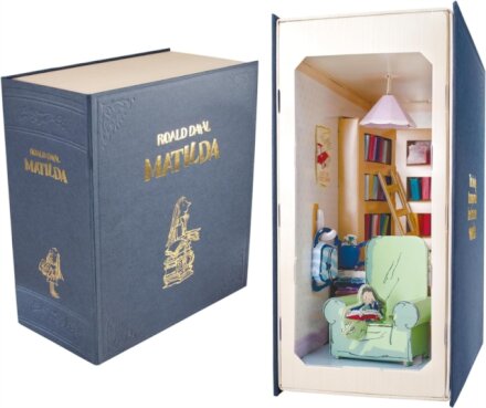 Build your own Matilda Book Nook